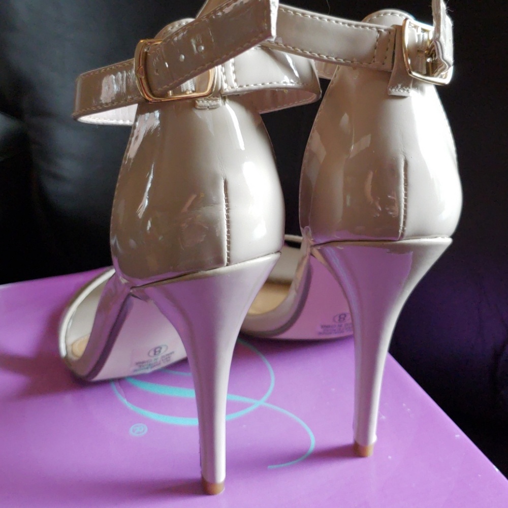 Delicious Shoes - Picture 4 of 4